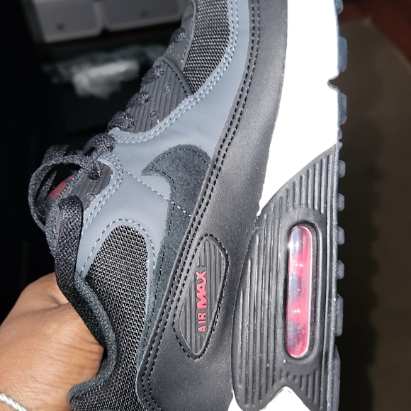 Nike - Picture 7 of 12